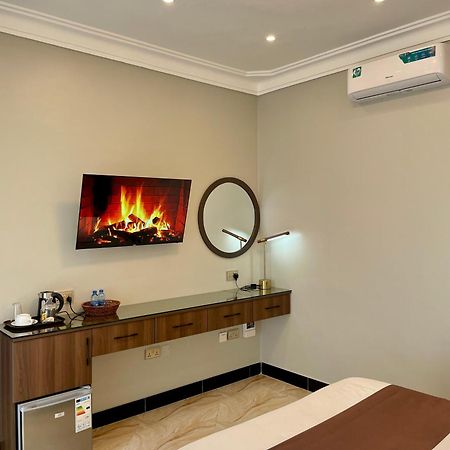The Nook Boutique Bed & Breakfast Kampala Exterior photo